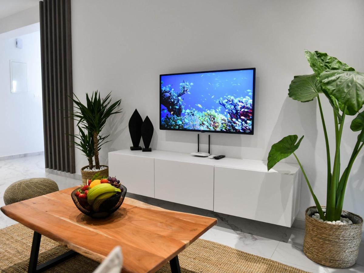 The Room, Suite 14, Leda Gardens 파포스 외부 사진