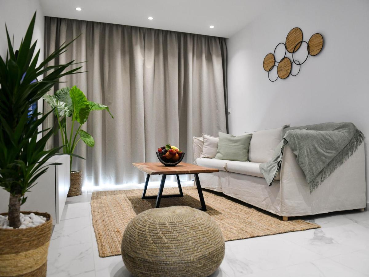 The Room, Suite 14, Leda Gardens 파포스 외부 사진